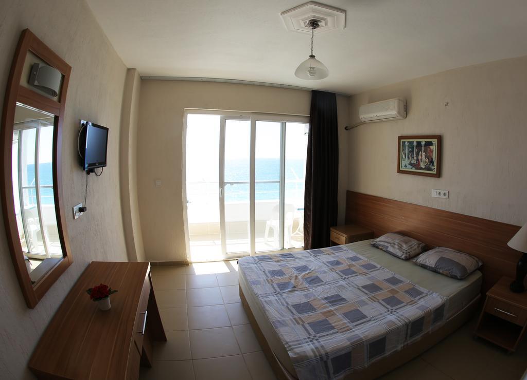 Mavi Cennet Camping Caravan Kizilot Bilik gambar